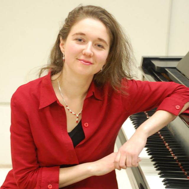 Next Wednesday, stop in during your free period to enjoy our Mallery Concert series! We welcome pianist Anastasia Seifetdinova, who made her mark in the music world with her Carnegie Hall debut in 2006. Praised by the New York Concert Review for her warm, luscious tone, Anastasia captivates audiences with every note she plays. 

When: Wednesday, February 19, 11:20 am – 12:20 pm (free period)
Where: Mallery Room

Reminder! Violinist Gabriel Schaff, violinist Emilie-Anne Gendron, and pianist David Tisbertr will be performing TODAY. Be sure to catch them during free period!