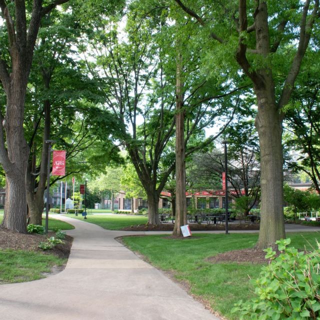 It’s the first day of finals! ✨ Only a few more days of the semester, so good luck to everyone with final projects, presentations, and tests! Keep calm and stay hydrated. Have a great and safe summer, and we look forward to seeing you all in the Fall!
📸 : Abby Vanono