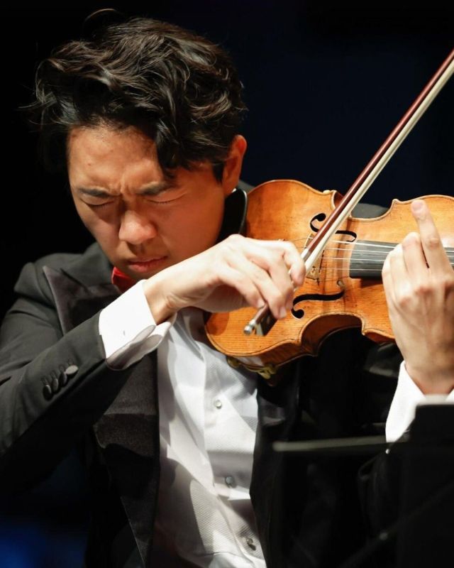 On December 13th, come out and enjoy a symphony of sound with Symphony in C! The Orchestra will play Vivaldi’s The Four Seasons and Dvořák’s Serenade for Strings. The concert will be held in the Walter K. Gordon Theater at 7:30pm. We look forward to seeing you there!

When: Saturday, December 13th at 7:30 - 8:30 
Where: Walter K. Gordon Theater

📸 Symphony in C